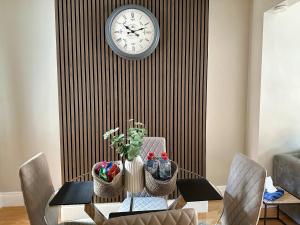 2br Ormeau Central
