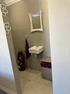 Stellies Accommodation - Room 2