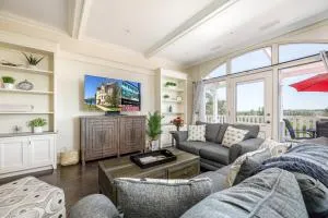 Luxury Penthouse AC Fireplace Balcony - Brookside