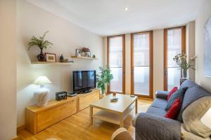 Marieta Apartment by The Castle with AC