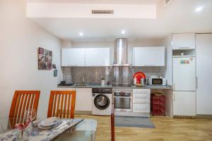 Marieta Apartment by The Castle with AC