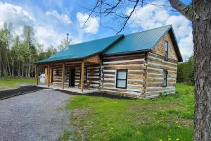 Cottontail Cabin with Hot Tub and wood fired Sauna - Perth