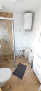 Lawendowy Domek nad jeziorem Szteklin