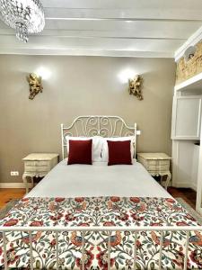 Kitsch Corner Paradise I