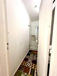 Kitsch Corner Paradise I