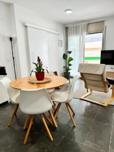 Private terrace 1BR apt - 4min walk to the beach