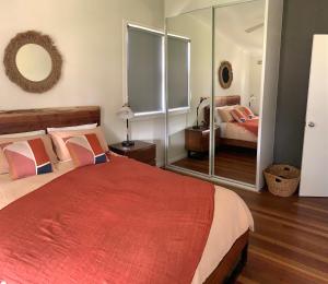 Cottage with Piano, Books & Games in the Hunter