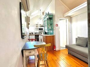 Kitsch Corner Paradise II