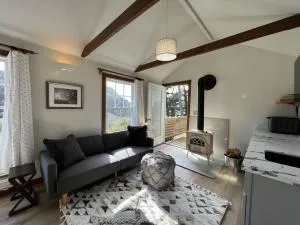 Boathouse Cottage (Historic Coast Guard property) - Point Arena