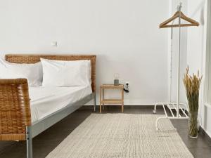 Central, spacious and bright 2-bedroom apartment.