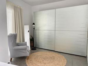 Central, spacious and bright 2-bedroom apartment.