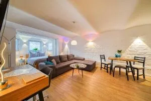 Zuarin Gewölbekeller - direkt am Schlossgarten von Schwerin - Parkplatz auf Anfrage - Aufladestation für Elektro-Autos vorhanden - Pampow