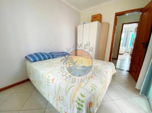 Sobrado no Centro de Bombinhas - próximo a praia e comércio em geral