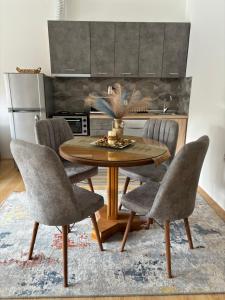 LENI Apartment