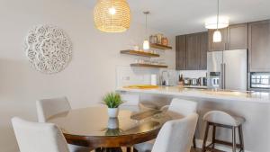 Luxury Oceanfront 2 Bedroom Apartment at Waikiki Beach Tower