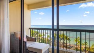 Luxury Oceanfront 2 Bedroom Apartment at Waikiki Beach Tower