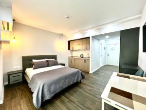 Viva beach Apartments in Alliance palace