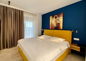 "SuperAttico" - Central Tirana Gorgeous Penthouse, Free Parking