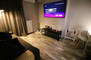 Yannis Apartments - Stylish Stay with High-Speed Wi-Fi
