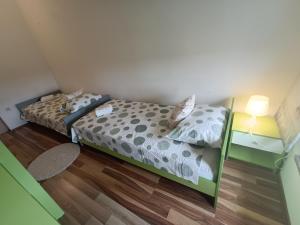 Apartman L&V sa dvorištem i hidromasažnim bazenom