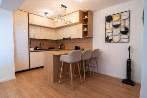 Apartment S5 by Belmont Realty