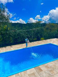 Piscina e paz nas montanhas de Gonçalves