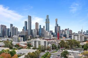 Complete Host Guilfoyle Apartments