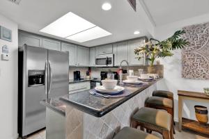 Beachside Bungalow: Surfside I #104