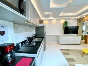 Fully Furnished Apartment-HEART OF LEBLON (Apartamento Totalmente mobiliado no melhor ponto do leblon)
