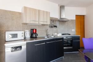 Spacious 80m2 place, great views:-) 2 bedrooms !