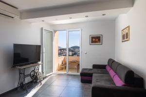 Spacious 80m2 place, great views:-) 2 bedrooms !