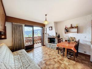 Studio cosy au pied des pistes avec parking à Combloux - FR-1-560-137