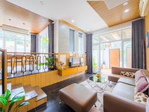 May Stay 4BR Walk to beach