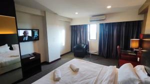 SUN GARDEN Studio and Residences at South China Sea Place Suites