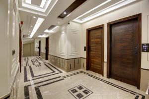 The Vanson Pride - Premier Stay & luxury Restaurant - 1Km Connaught Place