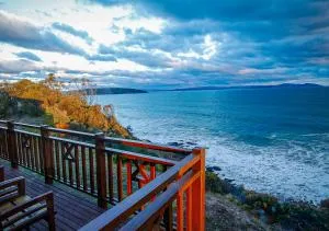 Waterfront - Bluff Beach House, Park Beach - Carlton