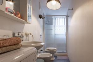 Bohemian Art apartment. One bedroom one sofa