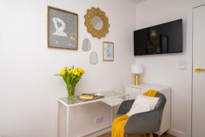 Gold Premium Central Suite 950 m to Central Station parking