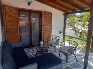 Thomis Sea View Home