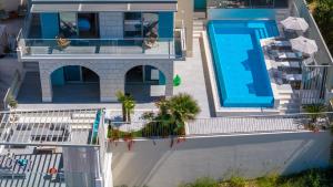 Casa GENI-heated pool, 3 bedrooms, sea views