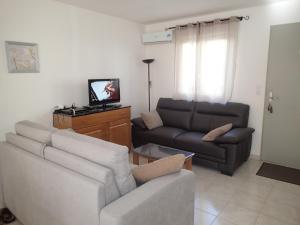 Villa climatisée T3 piscine chauffée accès direct à la plage de Prunete