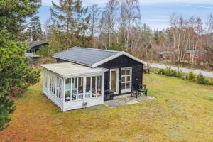 Holiday Home Near Beautiful White Sandy Beaches