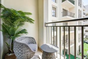Trophy - Discover Tranquility Living in this Sleek Sanctuary