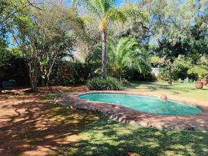 Garden flat for working person