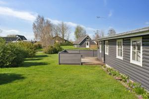 Lovely Cottage Within Walking Distance To The Sea