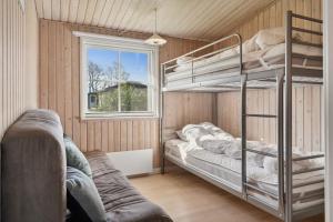 Lovely Cottage Within Walking Distance To The Sea