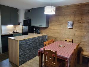 Appartements Valmeinier 1800 Front de neige et piscine d ete : Appartement 2 Chambres