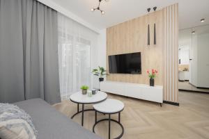 Przytulny Apartament z Parkingiem i Tarasem w Warszawie by Rent like home