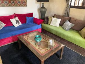 VILLA ALWAN BARAKA - Sans vis à vis, Piscine chauffée, Hammam, Personnel