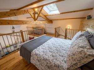 La Grange - A Peaceful Place in the Forest